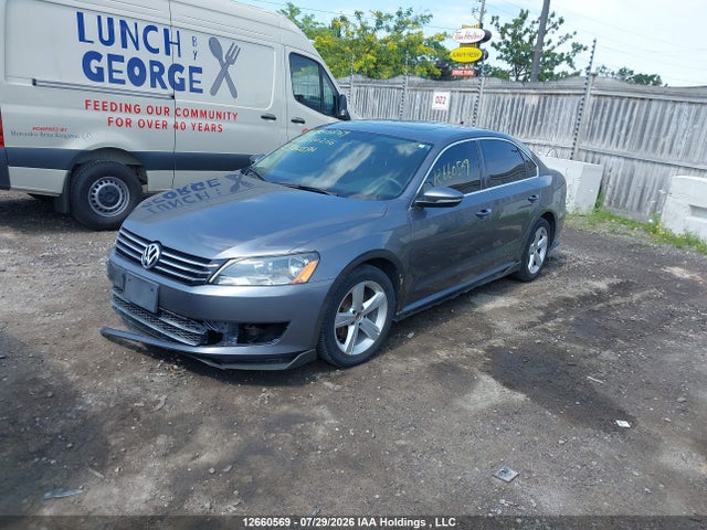 2012 Volkswagen Passat 2.5l Comfortline მანქანა იყიდება აუქციონზე, vin: 1VWBH7A31CC040266, აუქციონის ნომერი: 12660569