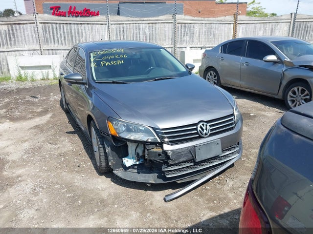 2012 Volkswagen Passat 2.5l Comfortline მანქანა იყიდება აუქციონზე, vin: 1VWBH7A31CC040266, აუქციონის ნომერი: 12660569