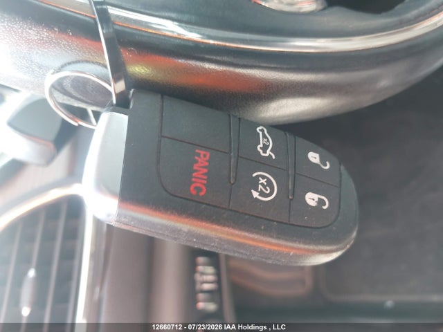 12660712 :رقم المزاد ، 1C3CCCEG3FN593171 vin ، 2015 Chrysler 200 مزاد بيع