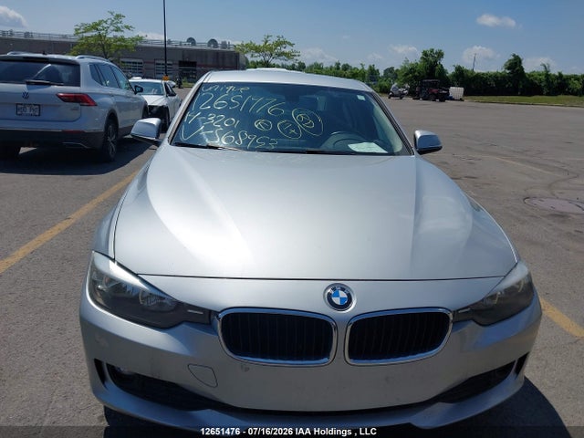 BMW 320i Xdrive 2014 WBA3C3G54ENS68953 Image 12