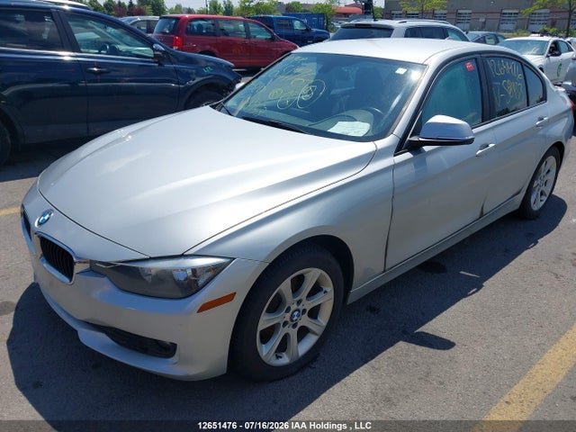 BMW 320i Xdrive 2014 WBA3C3G54ENS68953 Image 2