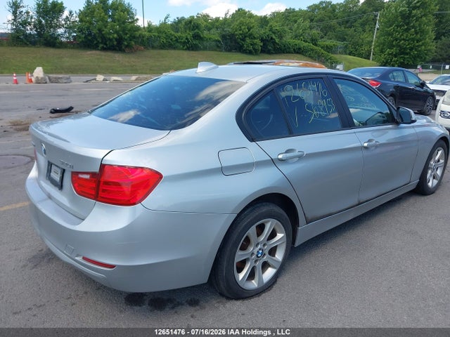 BMW 320i Xdrive 2014 WBA3C3G54ENS68953 Image 4
