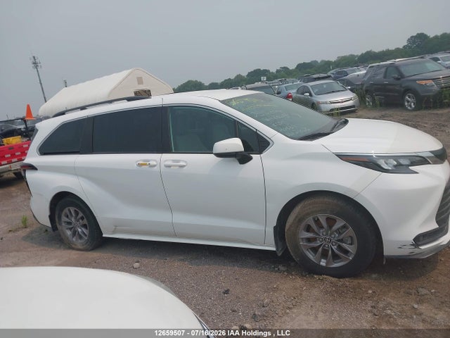 5TDGSKFC5SS179013 Toyota Sienna Le 8-passenger