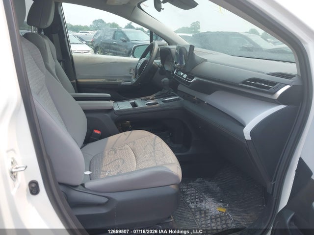 5TDGSKFC5SS179013 Toyota Sienna Le 8-passenger