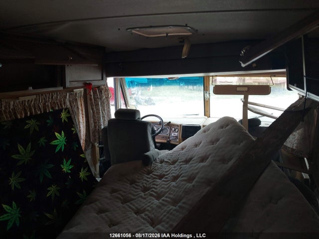 12661056 :رقم المزاد ، 1GBKP37W3H3303739 vin ، 1987 Chevrolet P30 مزاد بيع