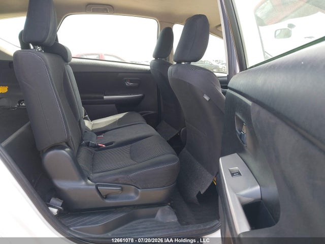 JTDZN3EU7GJ052705 Toyota PRIUS V