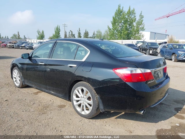 2014 Honda Accord Touring V6 მანქანა იყიდება აუქციონზე, vin: 1HGCR3F91EA800402, აუქციონის ნომერი: 12661082