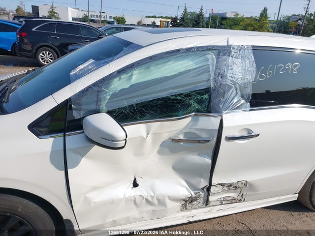 Honda Odyssey Touring 2018 5FNRL6H83JB500524 Image 17
