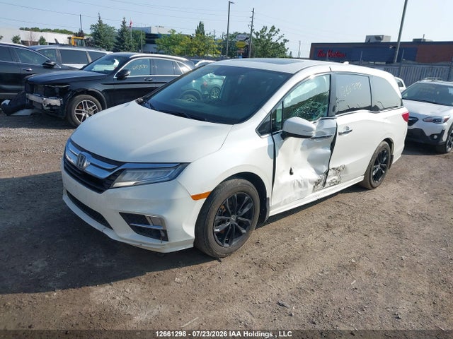 Honda Odyssey Touring 2018 5FNRL6H83JB500524 Image 2