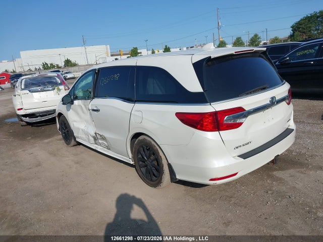 Honda Odyssey Touring 2018 5FNRL6H83JB500524 Image 3