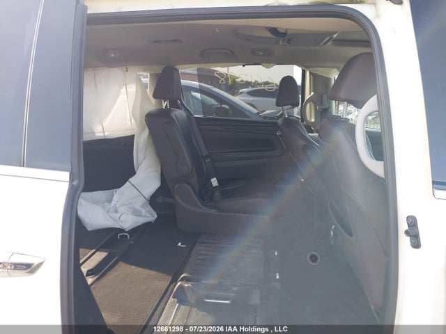 Honda Odyssey Touring 2018 5FNRL6H83JB500524 Image 8