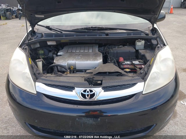 12661316 :رقم المزاد ، 5TDDK4CC9AS031948 vin ، 2010 Toyota Sienna مزاد بيع