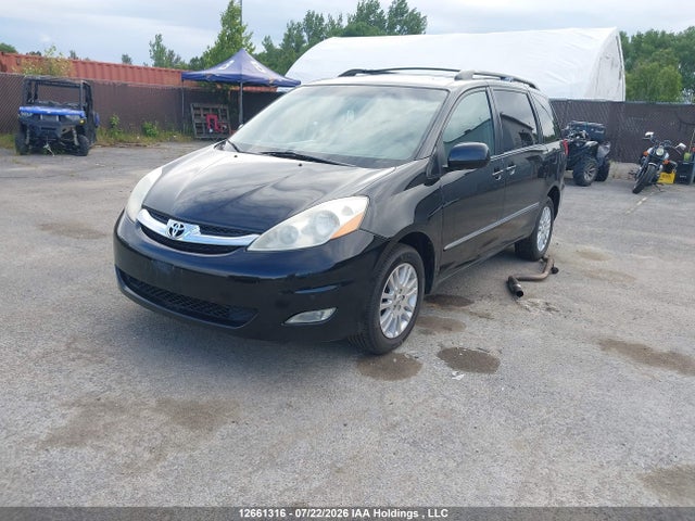 12661316 :رقم المزاد ، 5TDDK4CC9AS031948 vin ، 2010 Toyota Sienna مزاد بيع