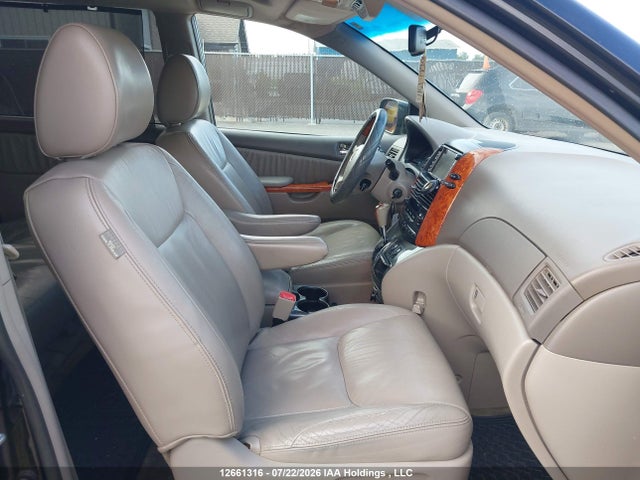 12661316 :رقم المزاد ، 5TDDK4CC9AS031948 vin ، 2010 Toyota Sienna مزاد بيع