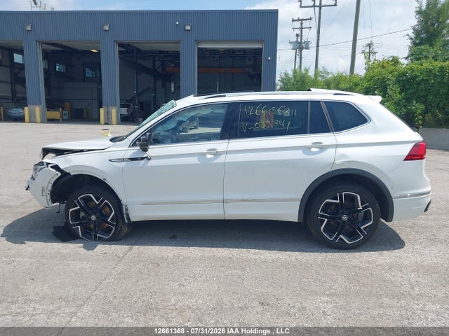 2022 Volkswagen Tiguan Sel R-line მანქანა იყიდება აუქციონზე, vin: 3VV4B7AX3NM099841, აუქციონის ნომერი: 12661368