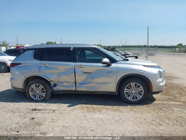 2025 Mitsubishi Outlander Se მანქანა იყიდება აუქციონზე, vin: JA4T5VA98SZ621617, აუქციონის ნომერი: 12661369
