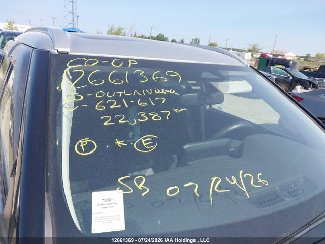 2025 Mitsubishi Outlander Se მანქანა იყიდება აუქციონზე, vin: JA4T5VA98SZ621617, აუქციონის ნომერი: 12661369