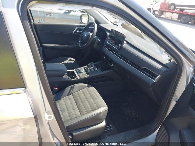 2025 Mitsubishi Outlander Se მანქანა იყიდება აუქციონზე, vin: JA4T5VA98SZ621617, აუქციონის ნომერი: 12661369