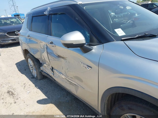 2025 Mitsubishi Outlander Se მანქანა იყიდება აუქციონზე, vin: JA4T5VA98SZ621617, აუქციონის ნომერი: 12661369