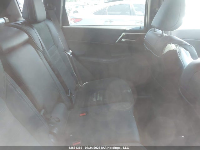 2025 Mitsubishi Outlander Se მანქანა იყიდება აუქციონზე, vin: JA4T5VA98SZ621617, აუქციონის ნომერი: 12661369