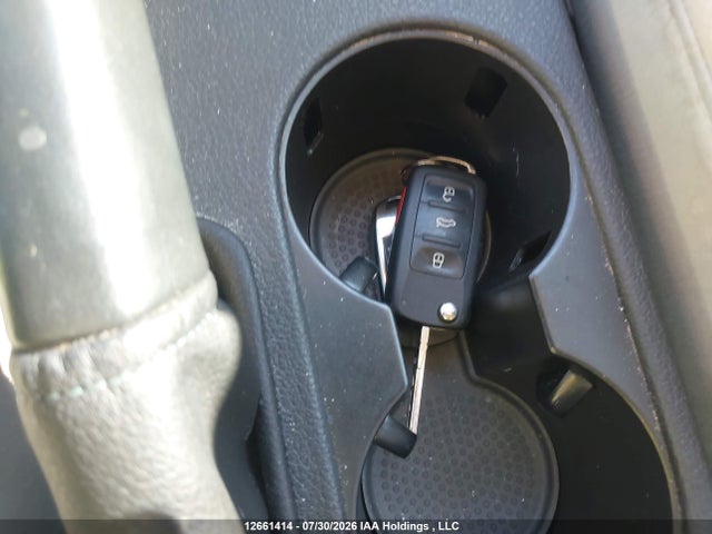 2011 Volkswagen Jetta 2.5l Highline მანქანა იყიდება აუქციონზე, vin: 3VWLX7AJ3BM042412, აუქციონის ნომერი: 12661414
