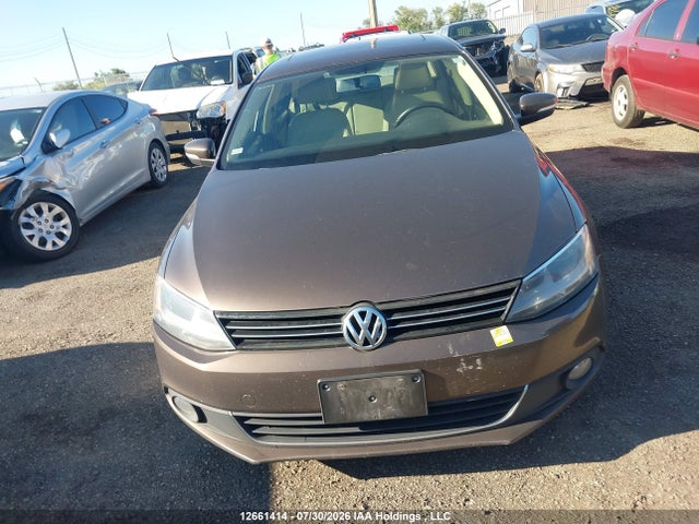2011 Volkswagen Jetta 2.5l Highline მანქანა იყიდება აუქციონზე, vin: 3VWLX7AJ3BM042412, აუქციონის ნომერი: 12661414