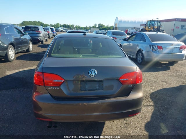 2011 Volkswagen Jetta 2.5l Highline მანქანა იყიდება აუქციონზე, vin: 3VWLX7AJ3BM042412, აუქციონის ნომერი: 12661414