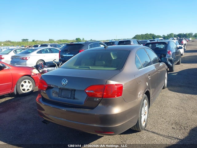 2011 Volkswagen Jetta 2.5l Highline მანქანა იყიდება აუქციონზე, vin: 3VWLX7AJ3BM042412, აუქციონის ნომერი: 12661414