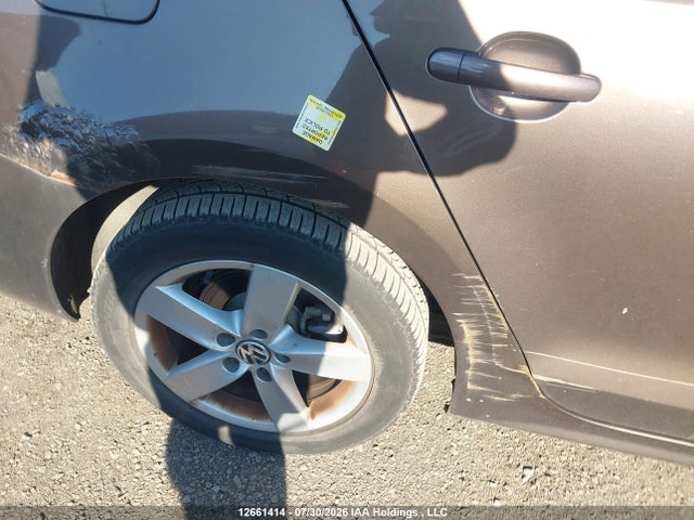 2011 Volkswagen Jetta 2.5l Highline მანქანა იყიდება აუქციონზე, vin: 3VWLX7AJ3BM042412, აუქციონის ნომერი: 12661414