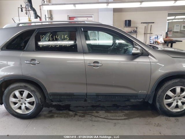 12661415 :رقم المزاد ، 5XYKTCA69DG329512 vin ، 2013 Kia Sorento Lx مزاد بيع