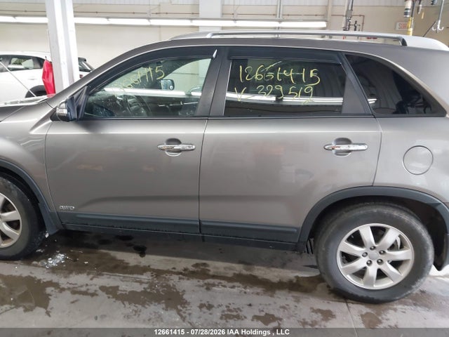 12661415 :رقم المزاد ، 5XYKTCA69DG329512 vin ، 2013 Kia Sorento Lx مزاد بيع