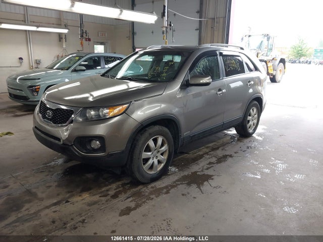 12661415 :رقم المزاد ، 5XYKTCA69DG329512 vin ، 2013 Kia Sorento Lx مزاد بيع