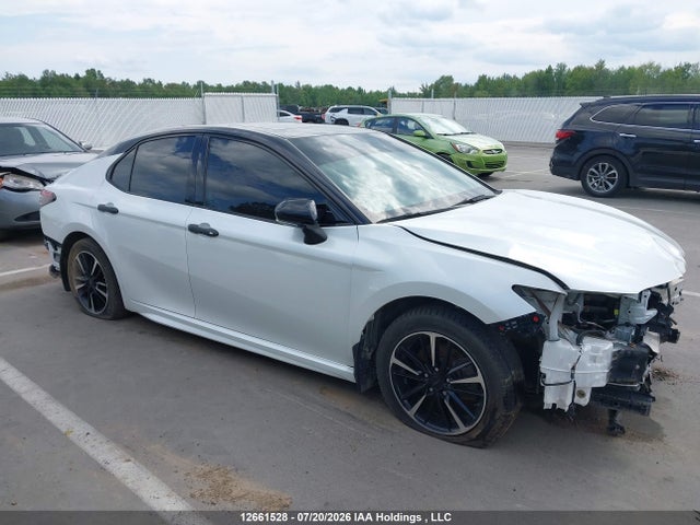 2022 Toyota Camry Hybrid Xse მანქანა იყიდება აუქციონზე, vin: 4T1K31AK9NU042796, აუქციონის ნომერი: 12661528