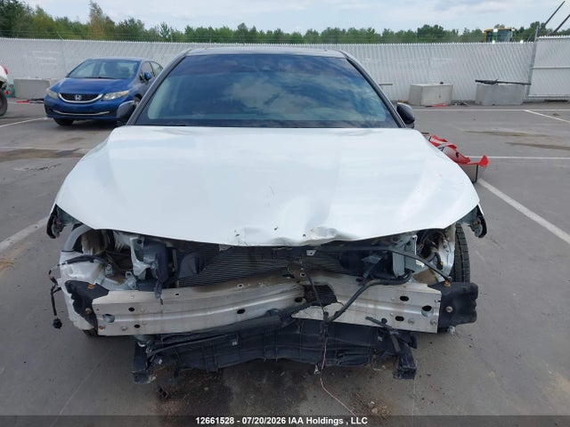 2022 Toyota Camry Hybrid Xse მანქანა იყიდება აუქციონზე, vin: 4T1K31AK9NU042796, აუქციონის ნომერი: 12661528