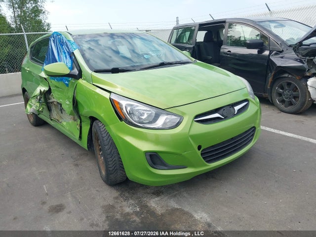 2013 Hyundai Accent მანქანა იყიდება აუქციონზე, vin: KMHCT5AE4DU102536, აუქციონის ნომერი: 12661628