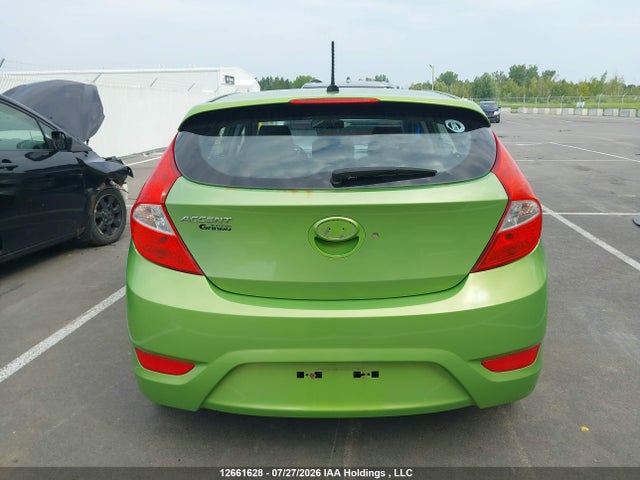 2013 Hyundai Accent მანქანა იყიდება აუქციონზე, vin: KMHCT5AE4DU102536, აუქციონის ნომერი: 12661628