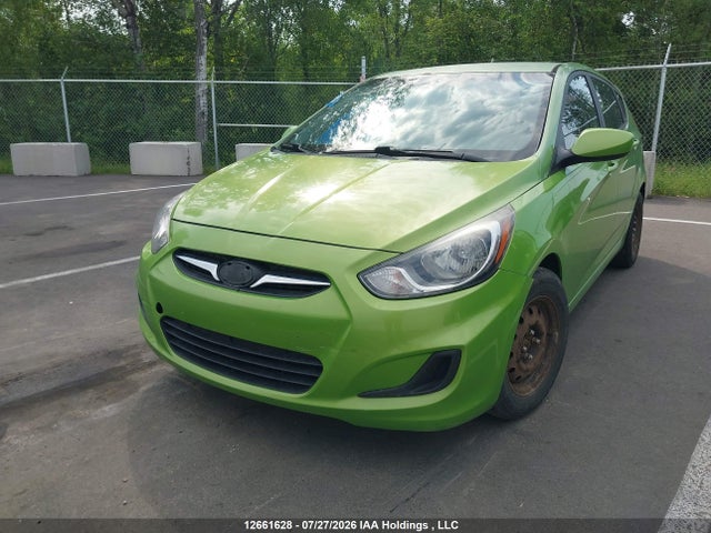 2013 Hyundai Accent მანქანა იყიდება აუქციონზე, vin: KMHCT5AE4DU102536, აუქციონის ნომერი: 12661628