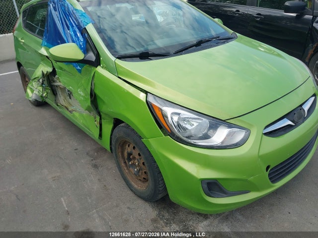 2013 Hyundai Accent მანქანა იყიდება აუქციონზე, vin: KMHCT5AE4DU102536, აუქციონის ნომერი: 12661628