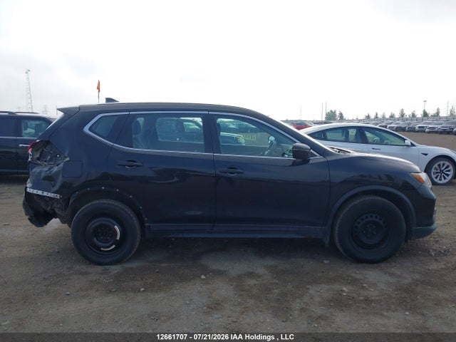 2017 Nissan Rogue მანქანა იყიდება აუქციონზე, vin: 5N1AT2MV2HC767884, აუქციონის ნომერი: 12661707