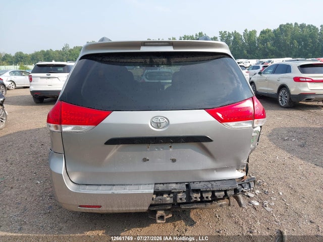 2013 Toyota Sienna V6 7 Passenger მანქანა იყიდება აუქციონზე, vin: 5TDZK3DC9DS319004, აუქციონის ნომერი: 12661769