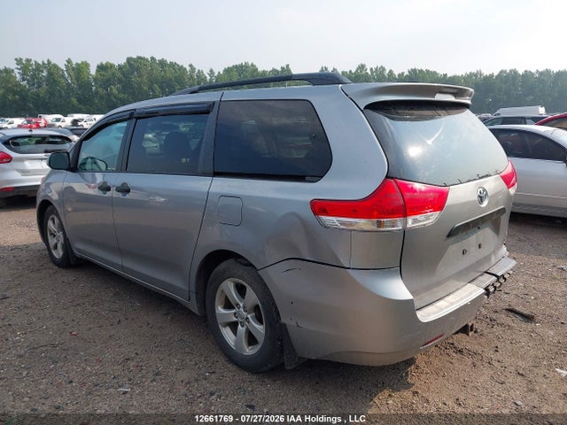 2013 Toyota Sienna V6 7 Passenger მანქანა იყიდება აუქციონზე, vin: 5TDZK3DC9DS319004, აუქციონის ნომერი: 12661769