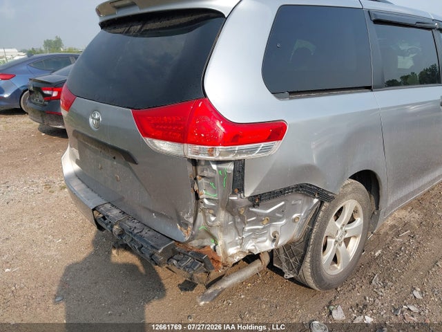 2013 Toyota Sienna V6 7 Passenger მანქანა იყიდება აუქციონზე, vin: 5TDZK3DC9DS319004, აუქციონის ნომერი: 12661769