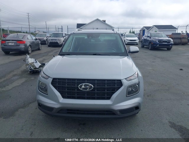 2021 Hyundai Venue Sel/denim მანქანა იყიდება აუქციონზე, vin: KMHRC8A35MU097146, აუქციონის ნომერი: 12661774