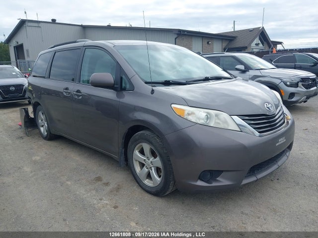 Toyota Sienna Le 8 Passenger 2014 5TDKK3DC5ES467377 zdjęcie główne