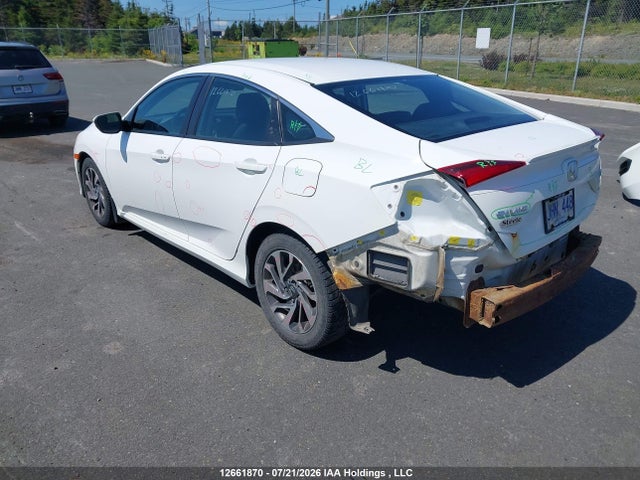 Honda CIVIC SE 2018 2HGFC2F60JH014228 Image 3