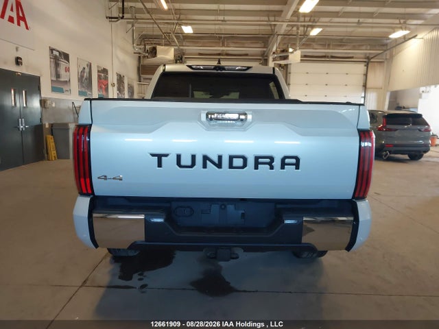 Продажа на аукционе авто 2024 Toyota Tundra Platinum 4x4, vin: 5TFMA5DB7RX179486, номер лота: 12661909