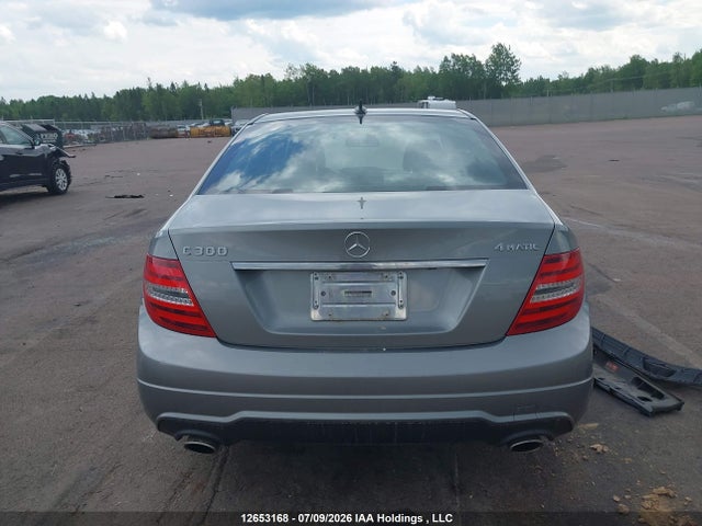Mercedes-Benz C 300 4matic 2014 WDDGF8AB8EA905587 Image 17