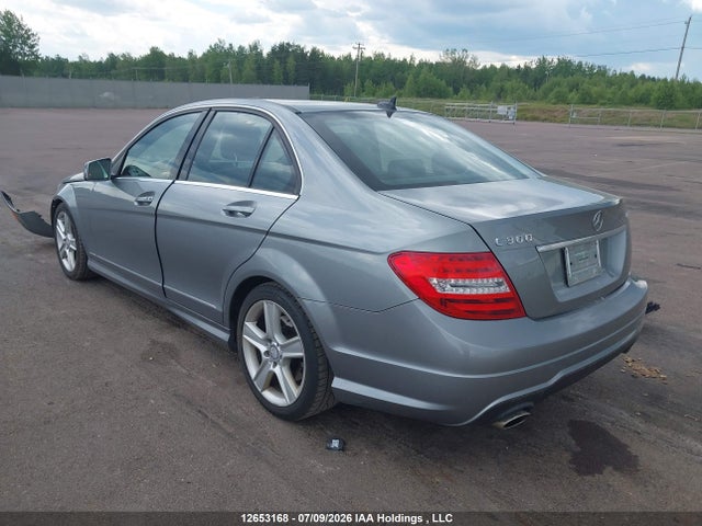 Mercedes-Benz C 300 4matic 2014 WDDGF8AB8EA905587 Image 3