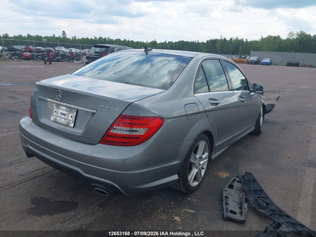 Mercedes-Benz C 300 4matic 2014 WDDGF8AB8EA905587 Image 4
