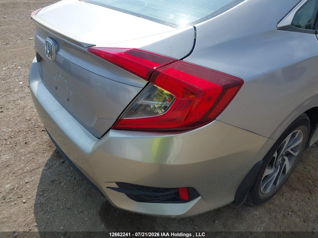 Продаж на аукціоні авто 2018 Honda Civic Ex, vin: 2HGFC2F85JH006613, номер лоту: 12662241